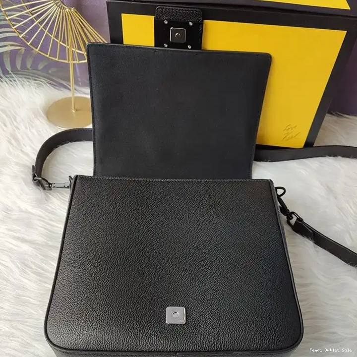 Cheap Medium Fendi Romano Baguette Messenger In Leather Black Cuoio 0501